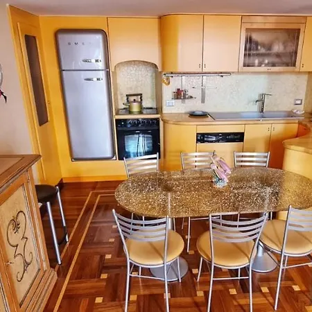 Casa Alexandra In Centro E A Pochi Passi Dal Mare Apartamento *