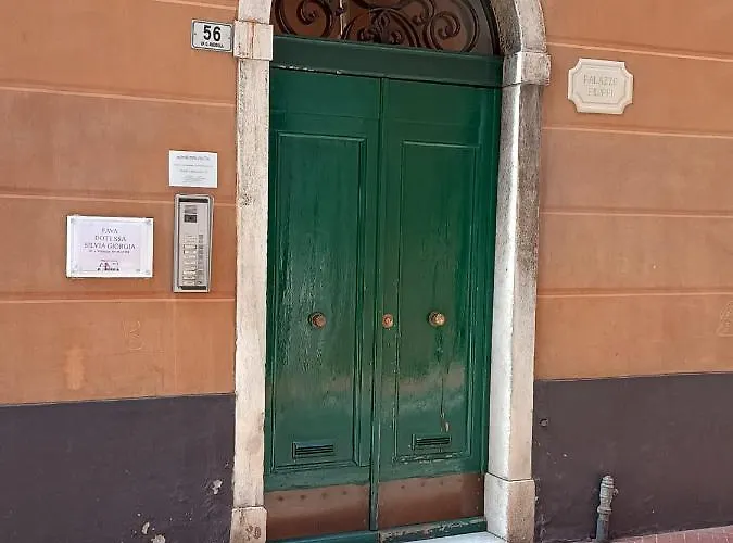 Casa Alexandra In Centro E A Pochi Passi Dal Mare Imperia