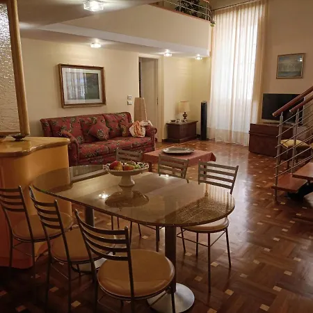 Casa Alexandra In Centro E A Pochi Passi Dal Mare Imperia