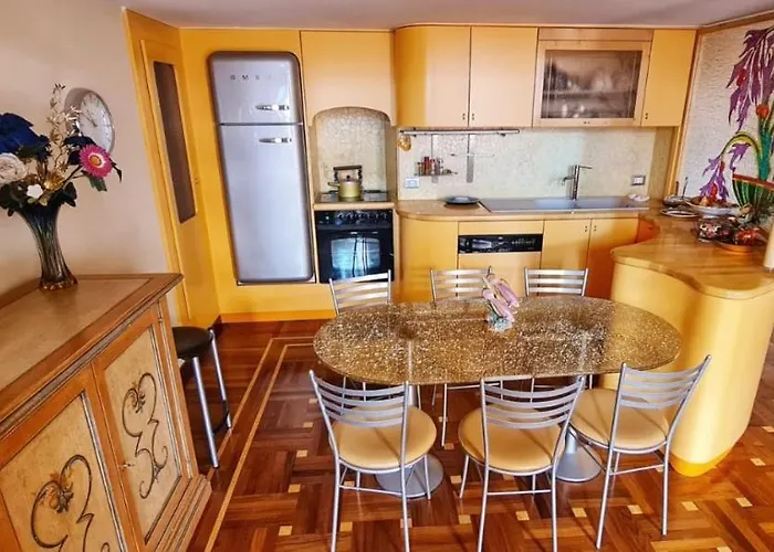 Casa Alexandra In Centro E A Pochi Passi Dal Mare Apartman *